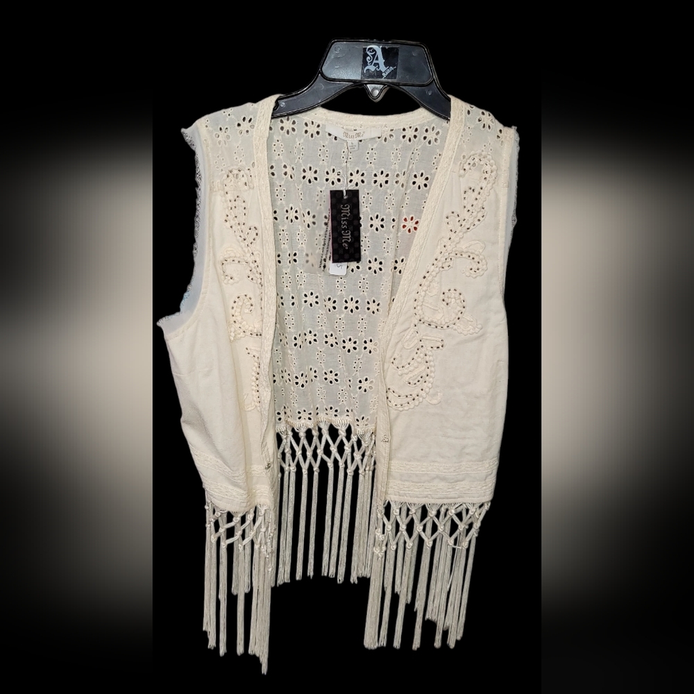 Miss Me Vest with fringe, cream color, Size Large, NWT